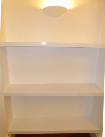 Upminster High Gloss Shelves Fitted